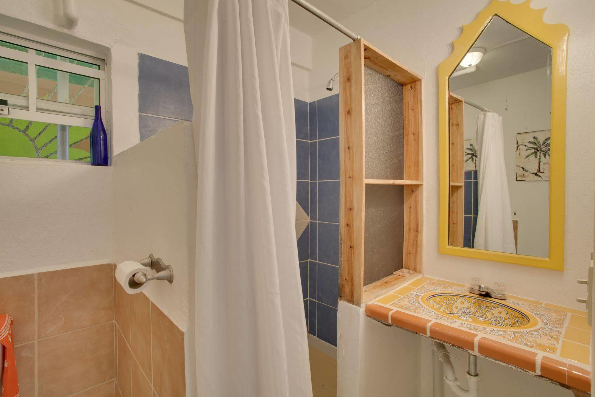 Coconut Row Hotel 3*