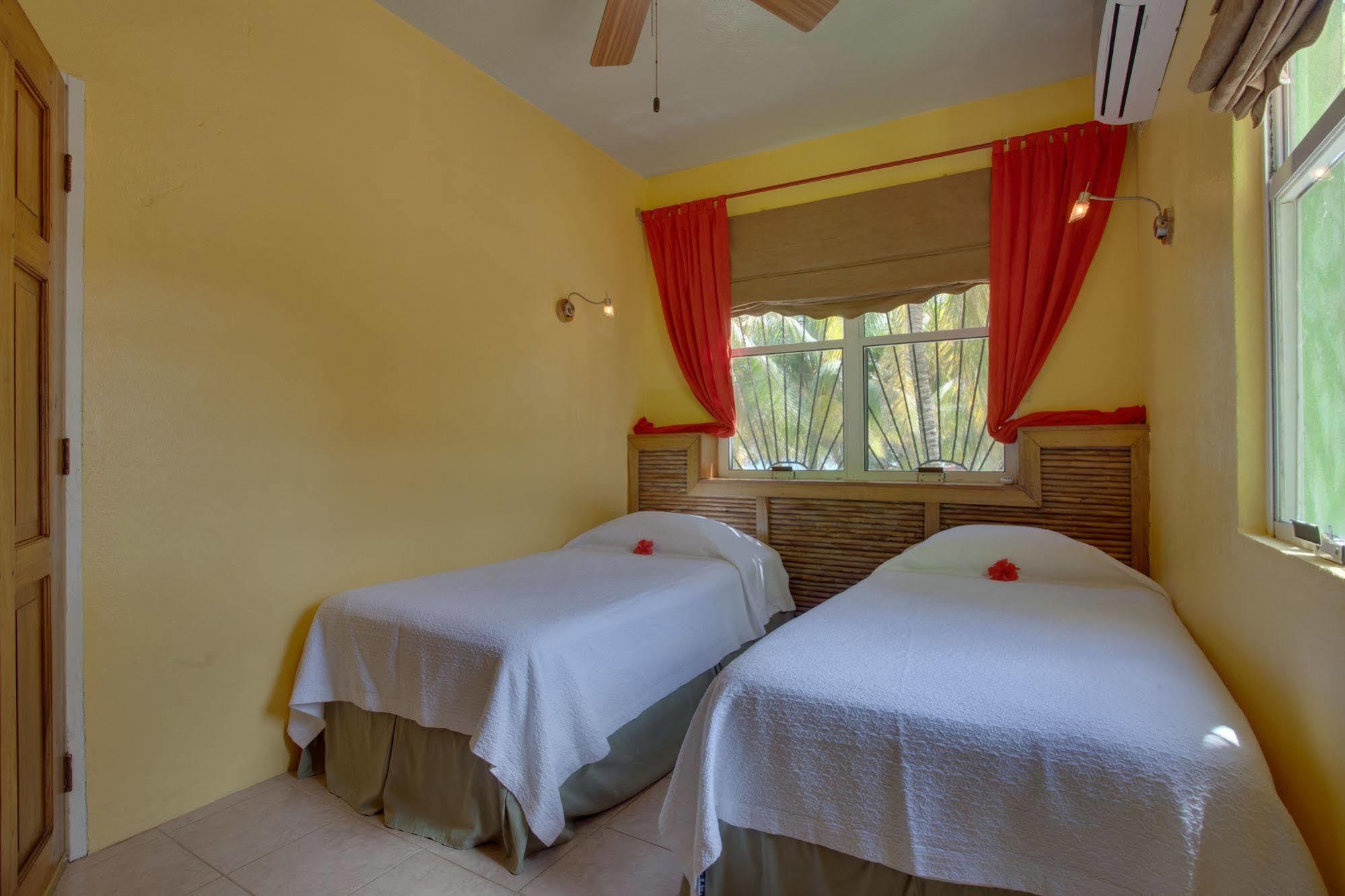 Coconut Row Hotel 3*