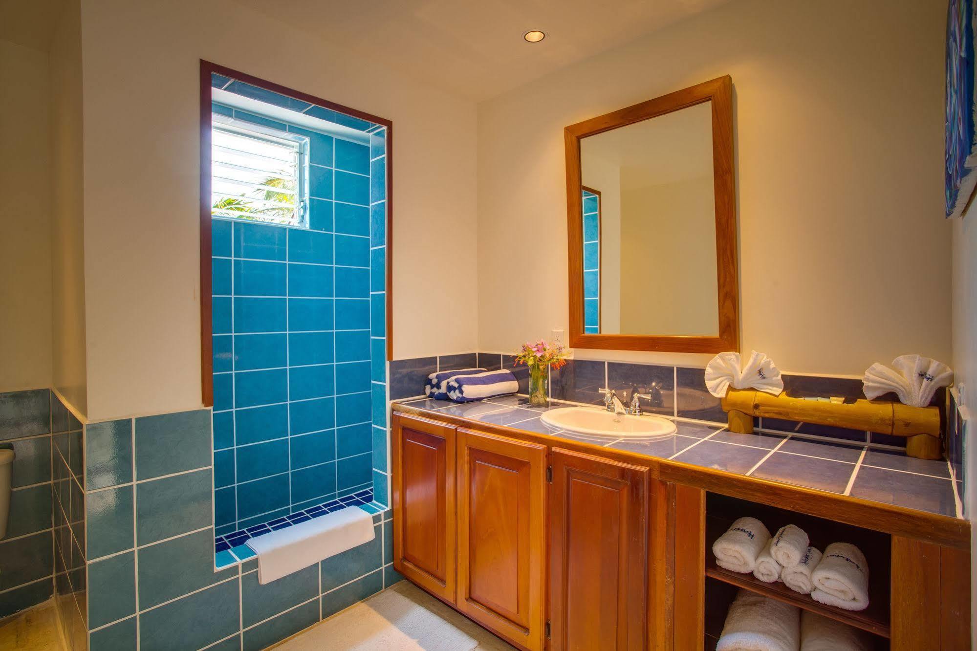Resort Hatchet Caye Island (adults Only)
