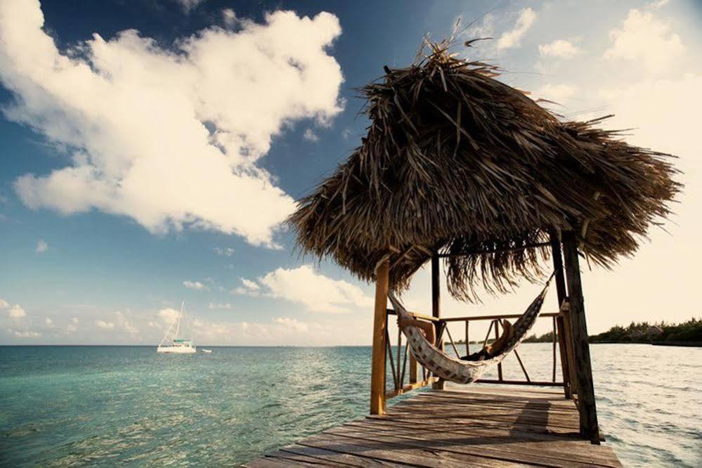 Thatch Caye A Muy'ono 5* Hopkins