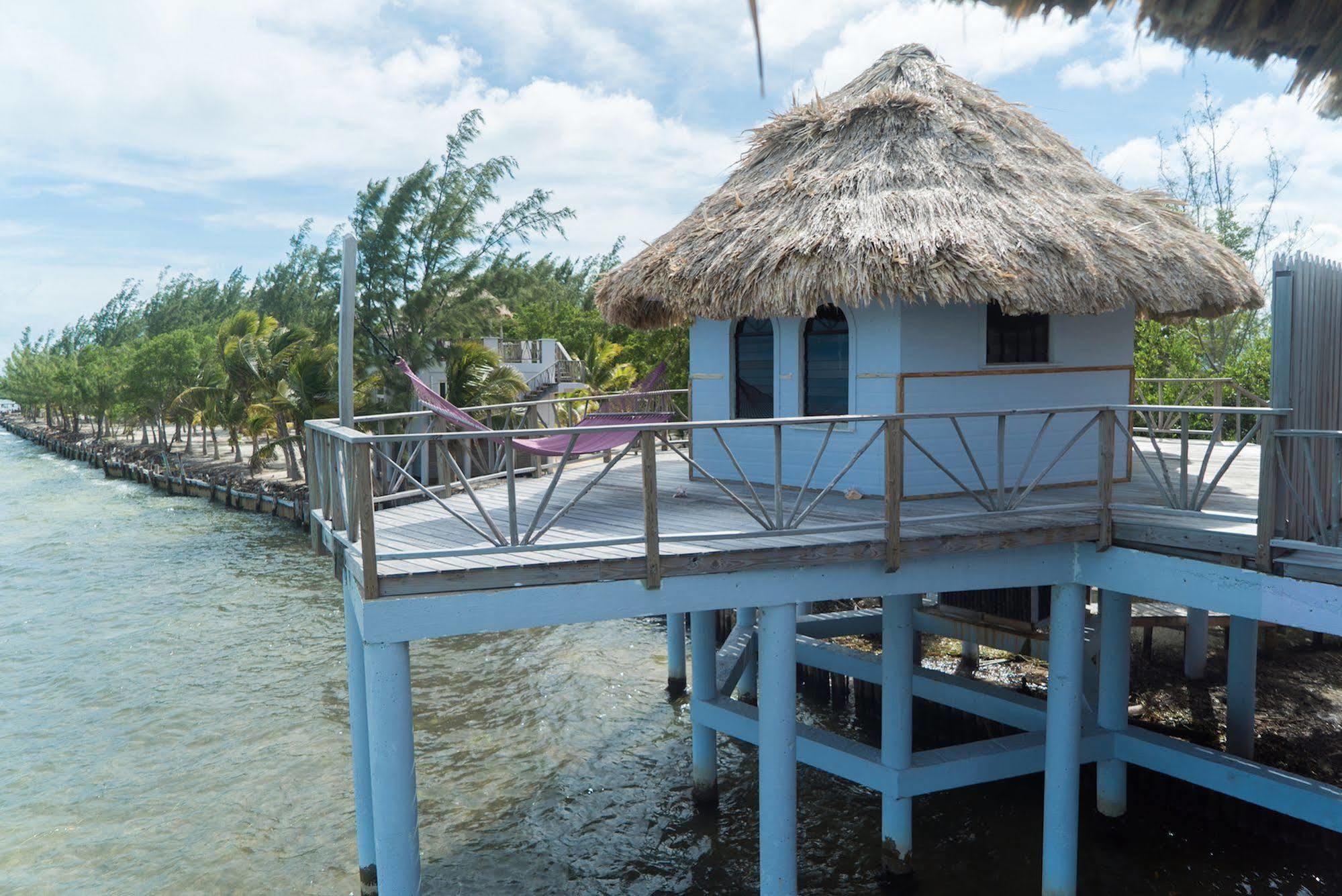 Thatch Caye A Muy'ono