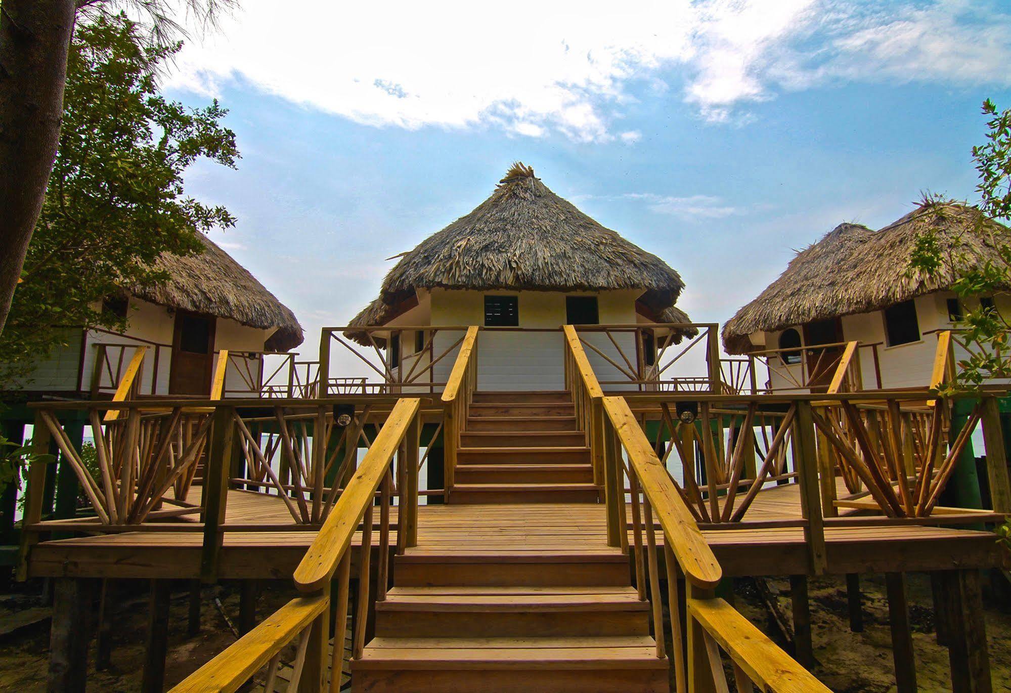 Thatch Caye A Muy'ono 5*