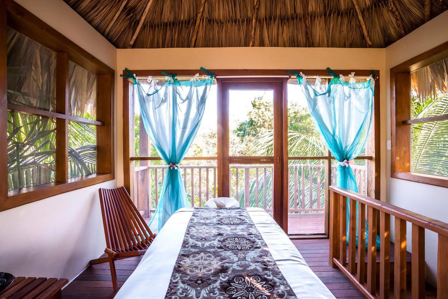 Resort El Secreto Ambergris Caye