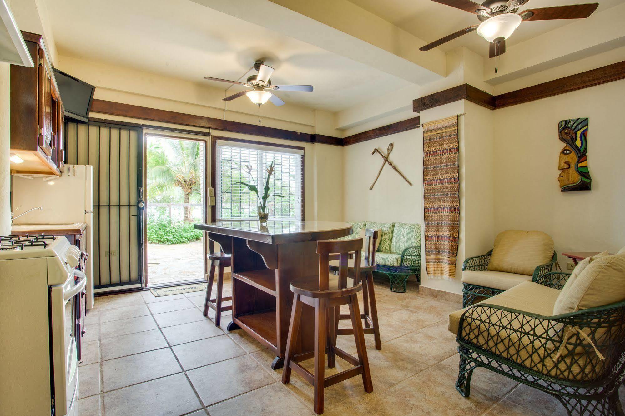 Buttonwood Belize Guest house