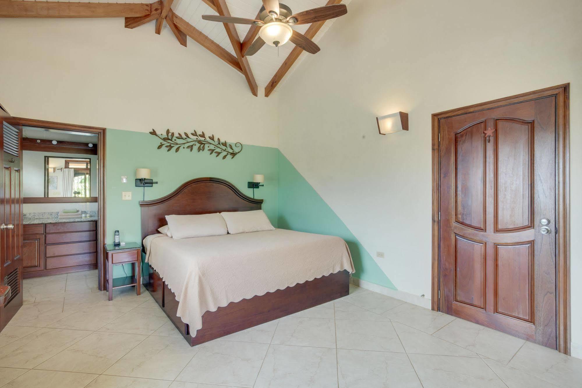 Buttonwood Belize Guest house