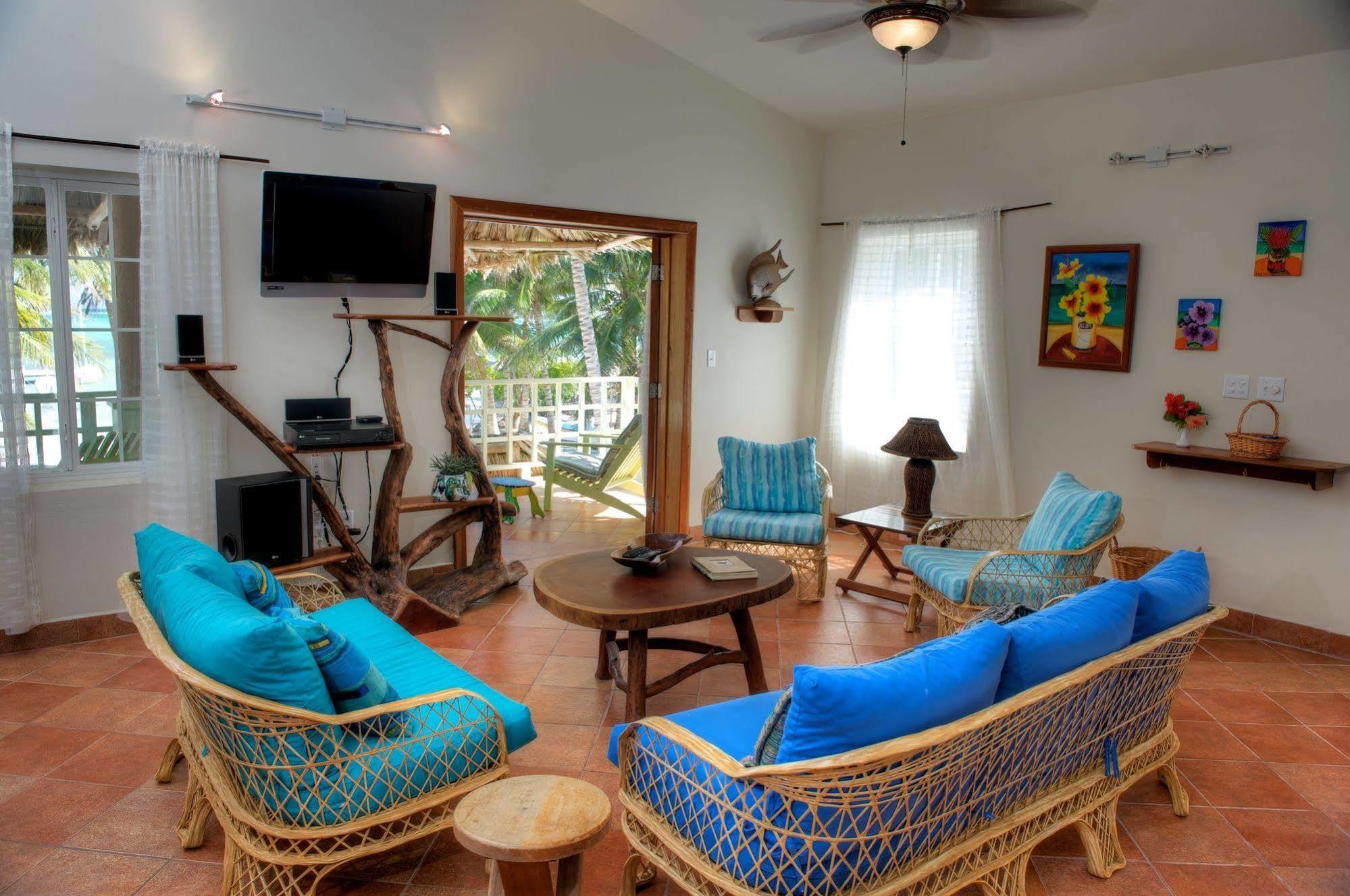 Caye Casa Hotel