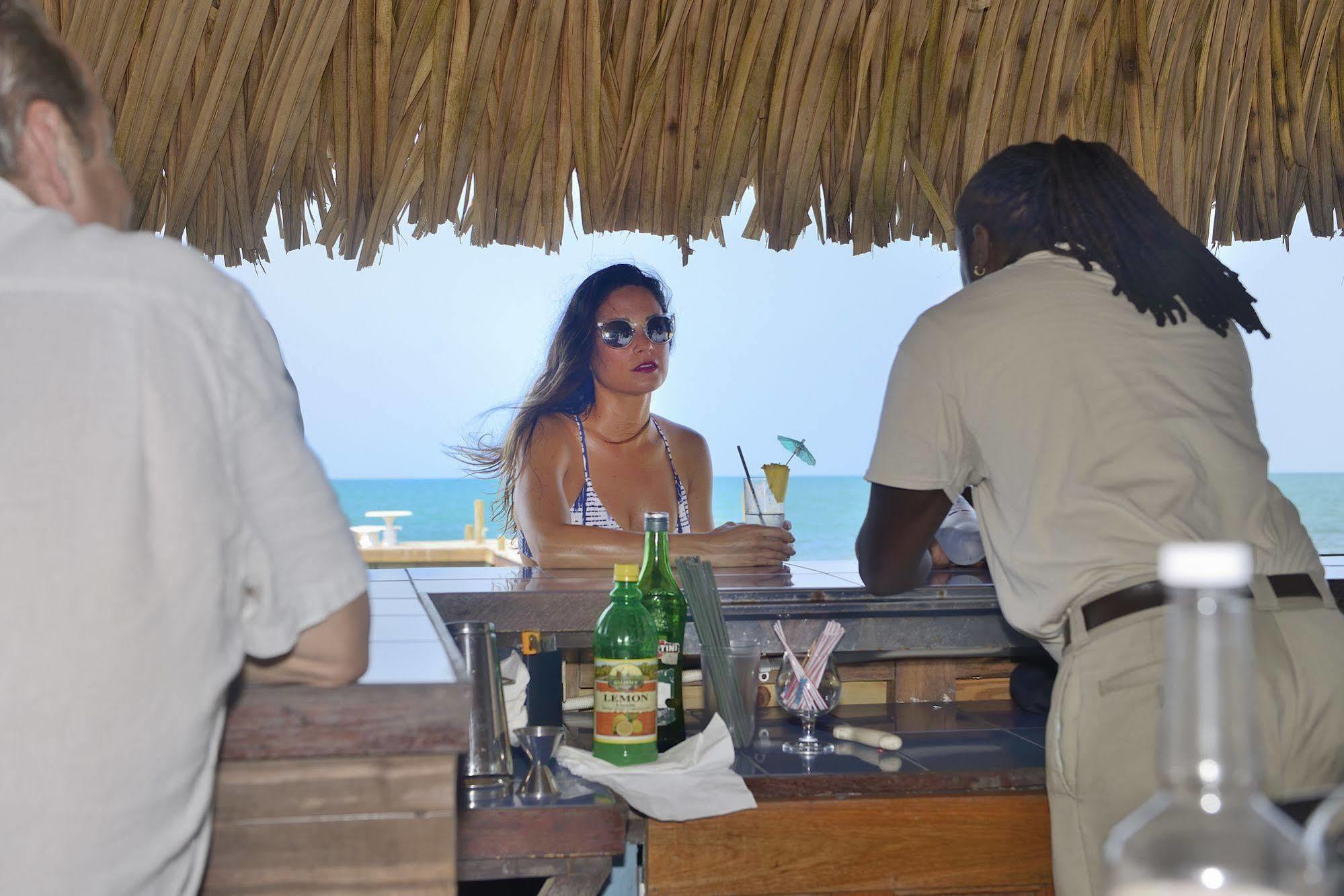 Hotel Parrot Cove 4*