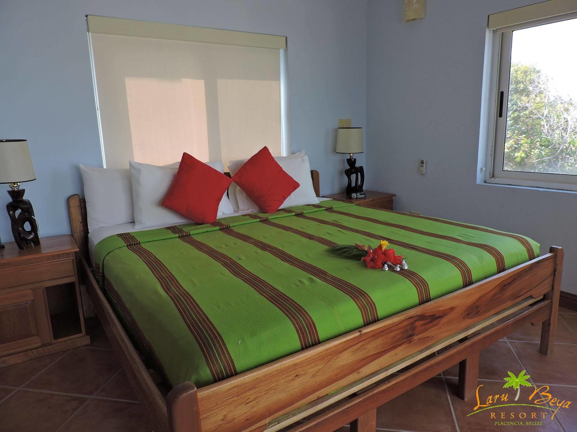Laru Beya Placencia
