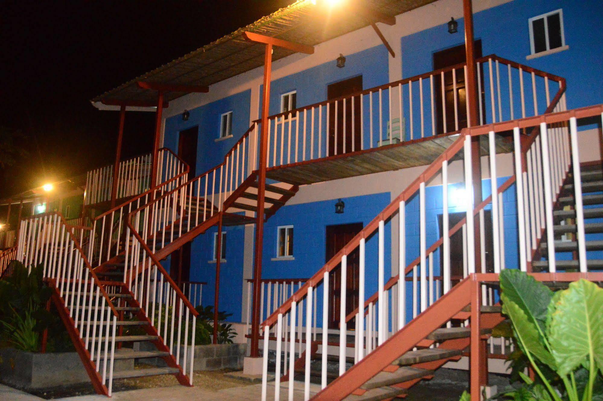 Lamanai Landings And Marina 3*