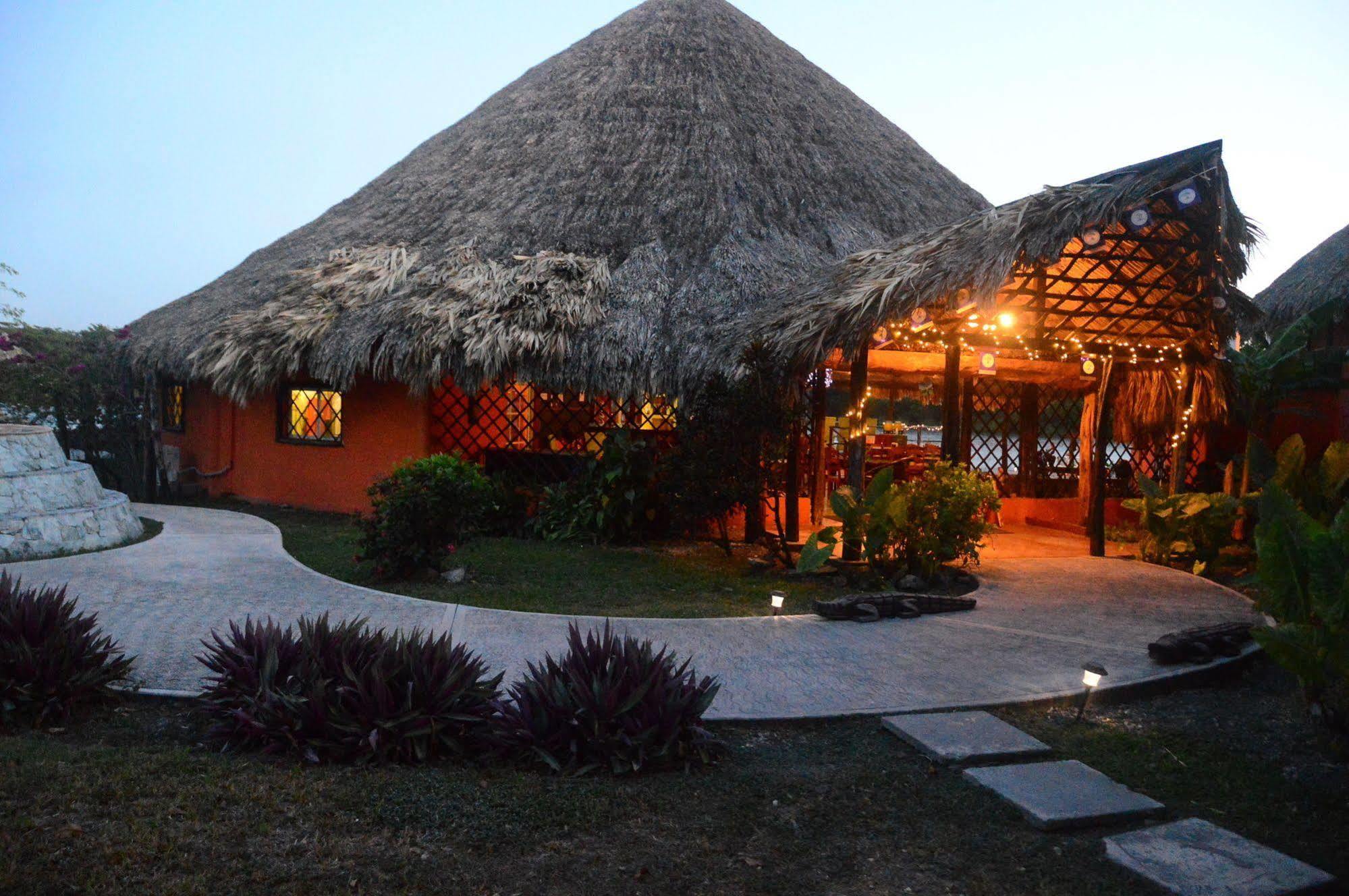 Hotel Lamanai Landings And Marina Orange Walk Town