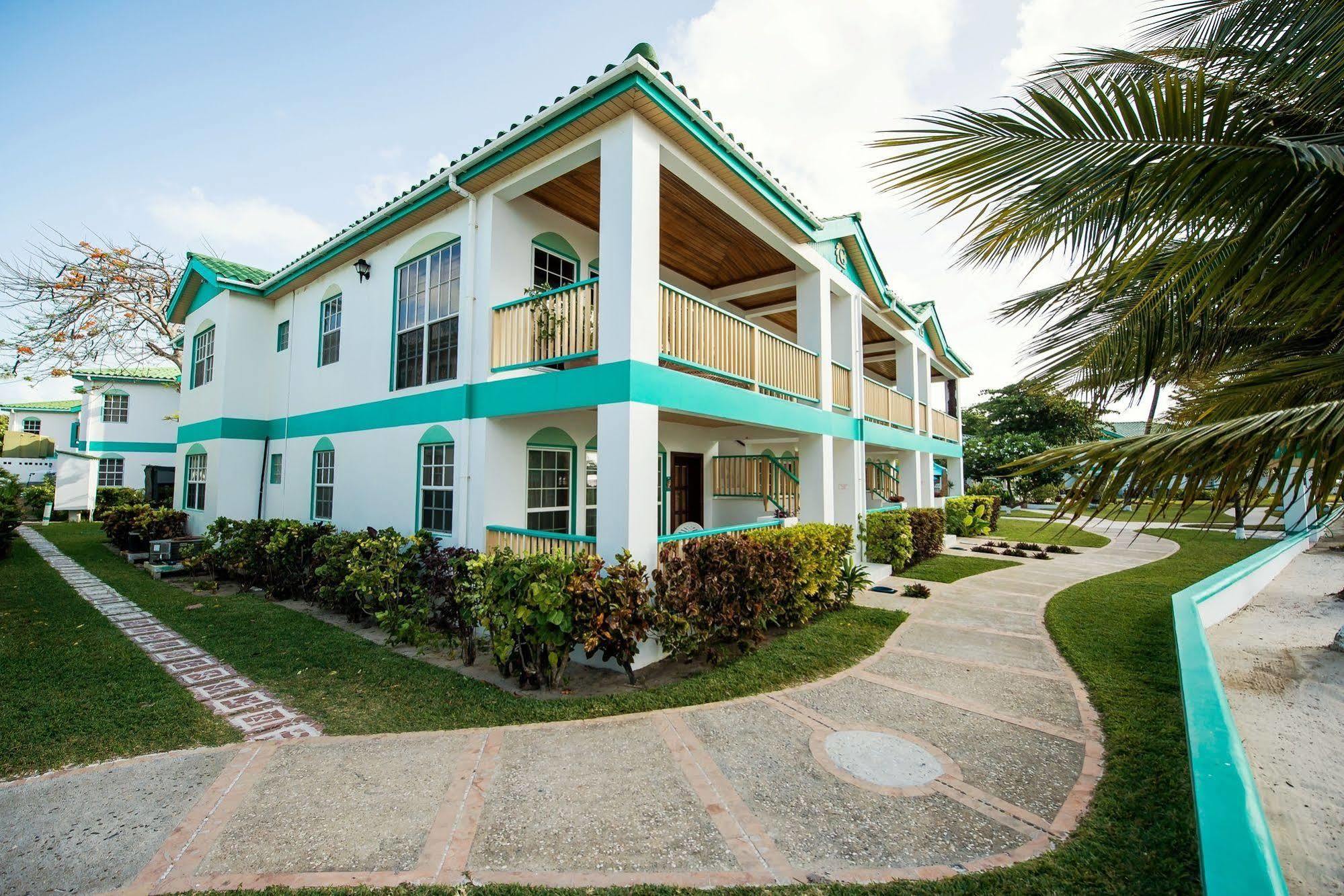 Hotel Banyan Bay 4*