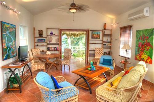 Caye Casa Hotel
