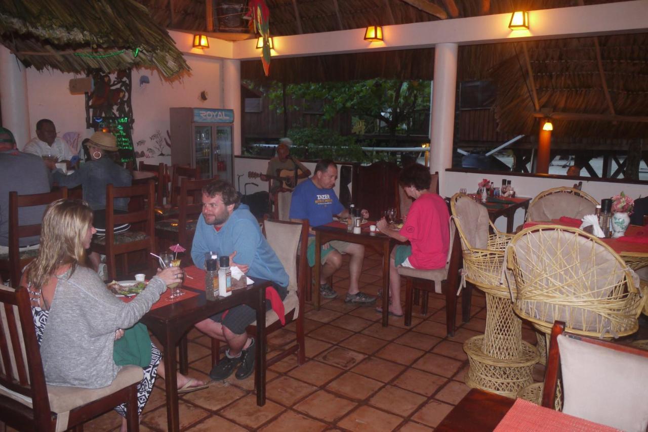 Lodge Green Parrot Beach Houses And