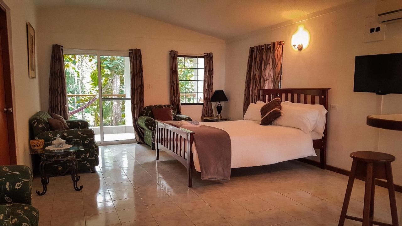 Roaring River Golf & 4* Roaring Creek