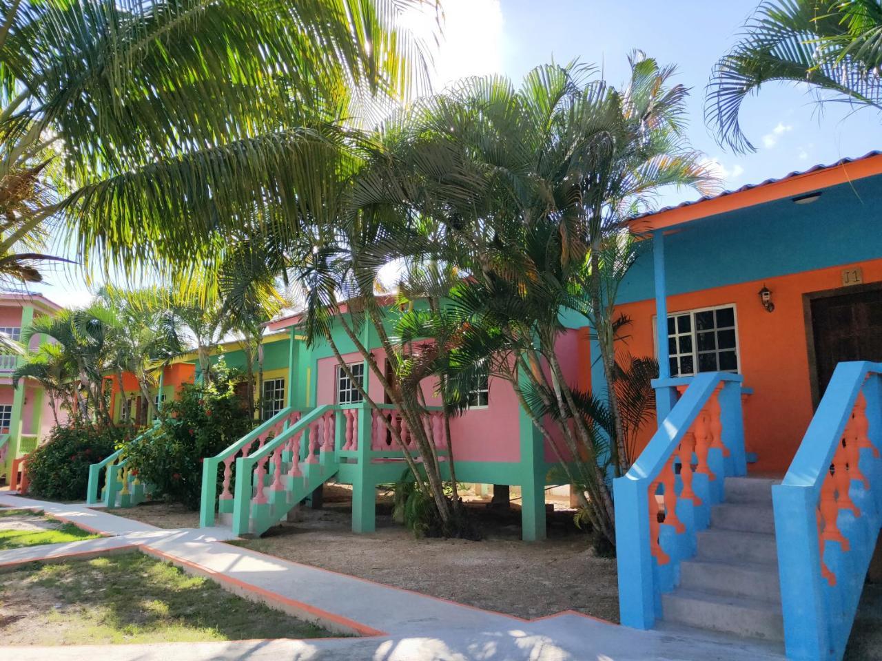 Sunshine View And Restaurant Hotel Corozal