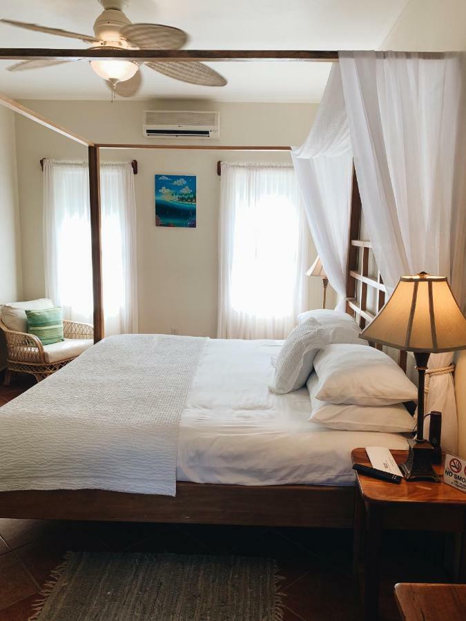 Caye Casa Hotel