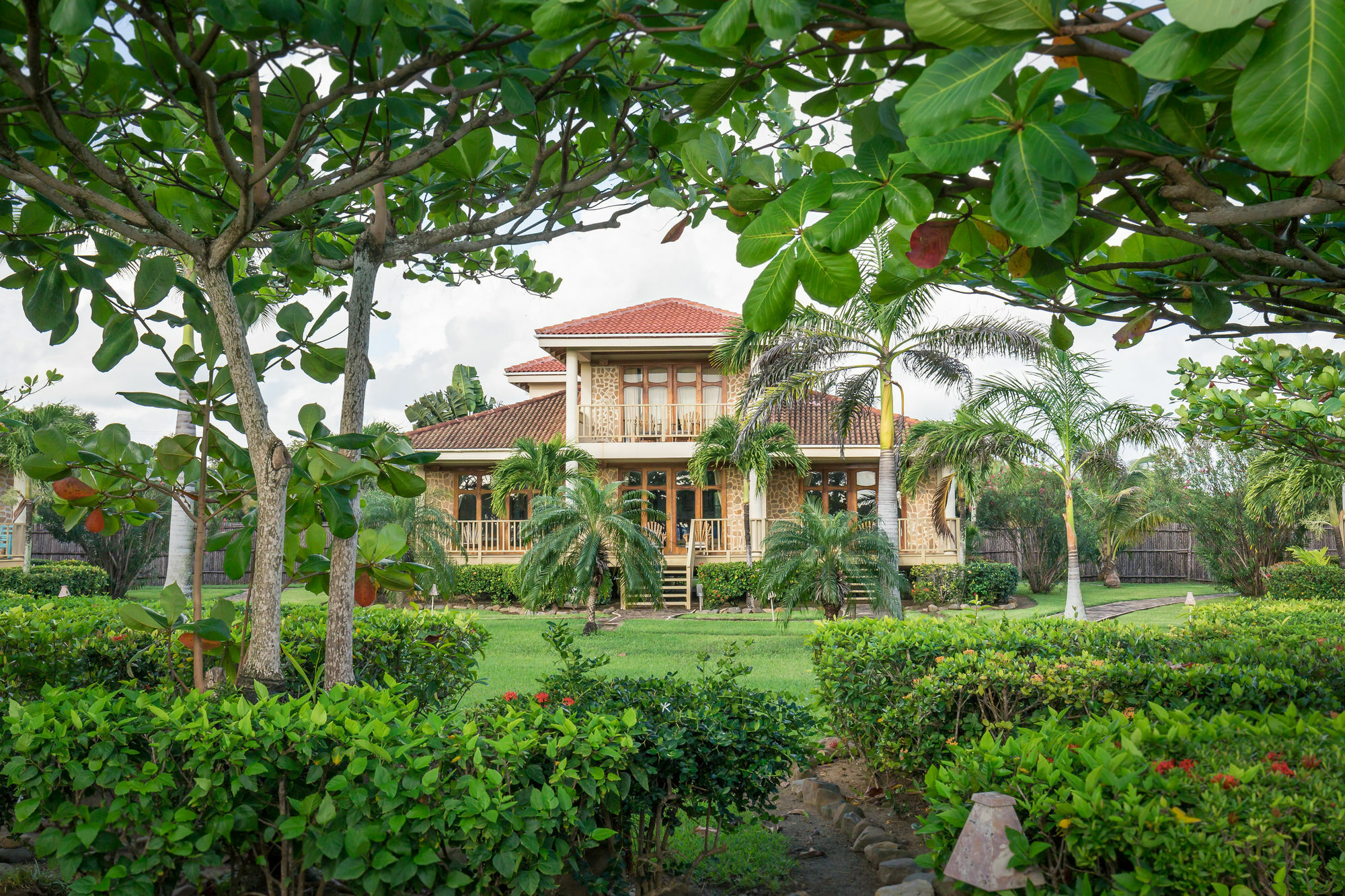 Bay Belize A Muy'ono Hopkins