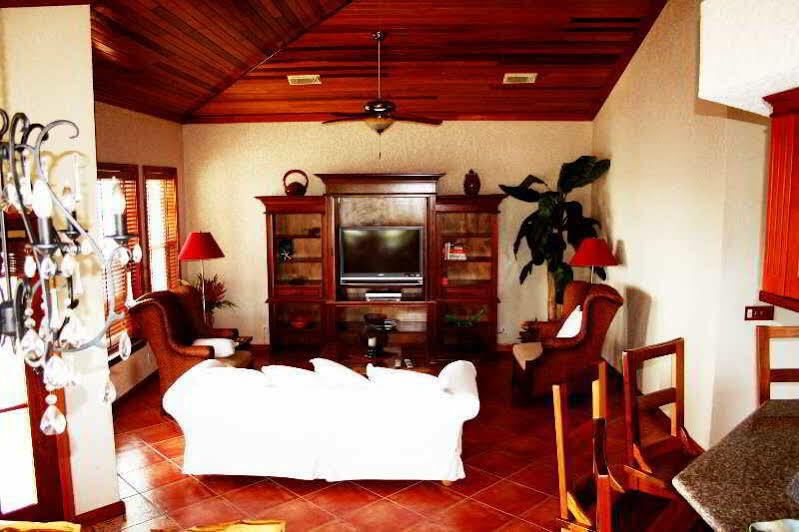 Grand Colony Island Hotel