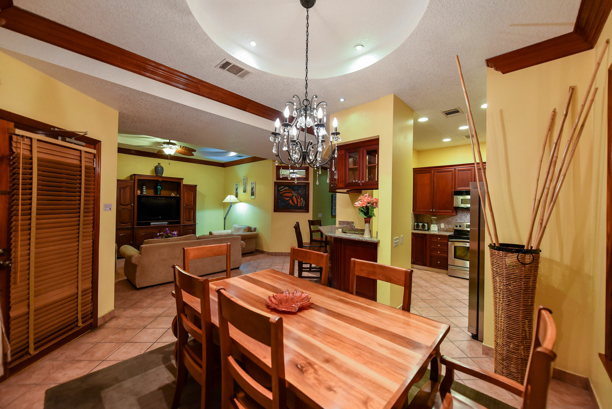 Grand Colony Island Hotel