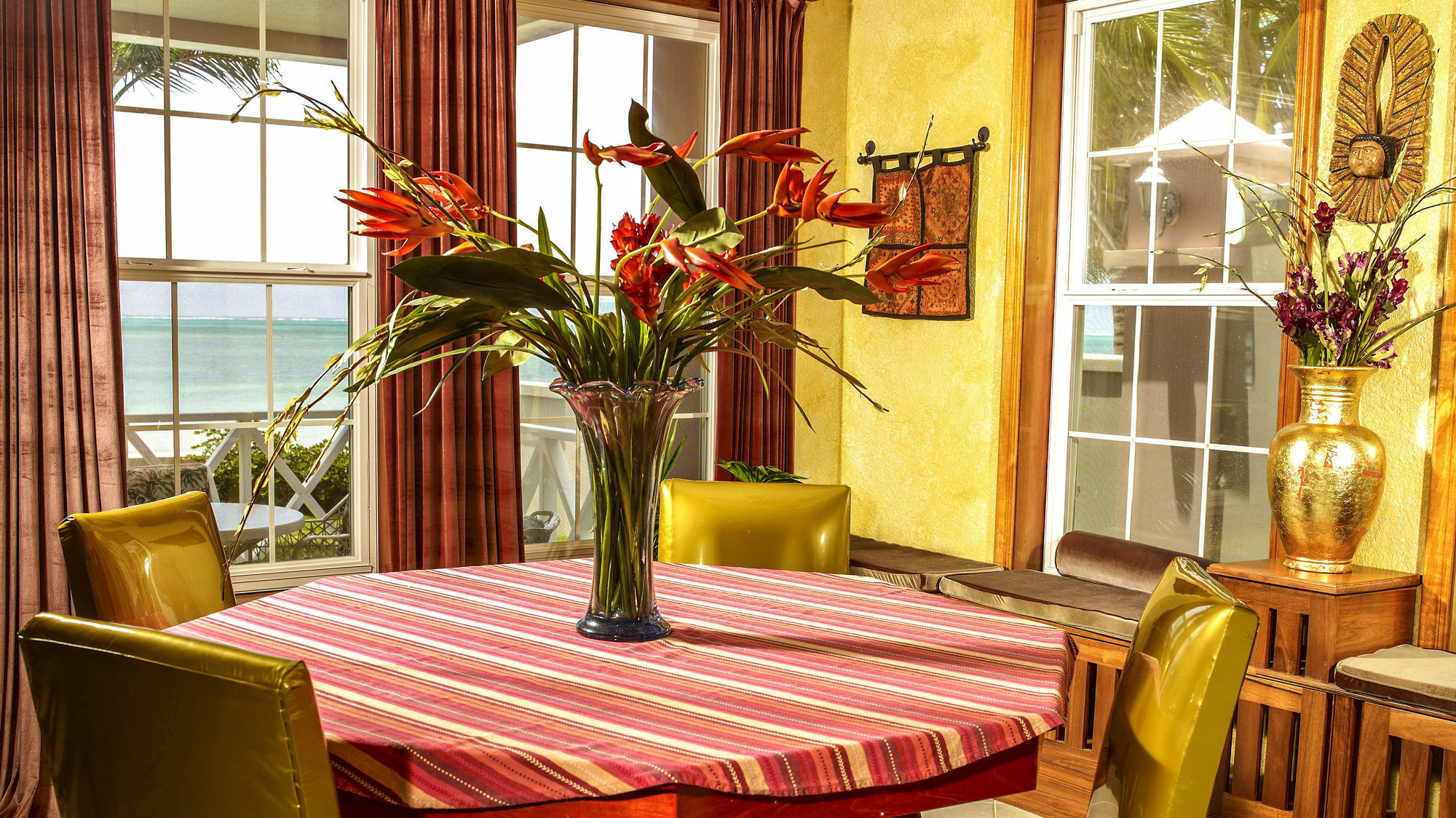 Grand Colony Island Hotel