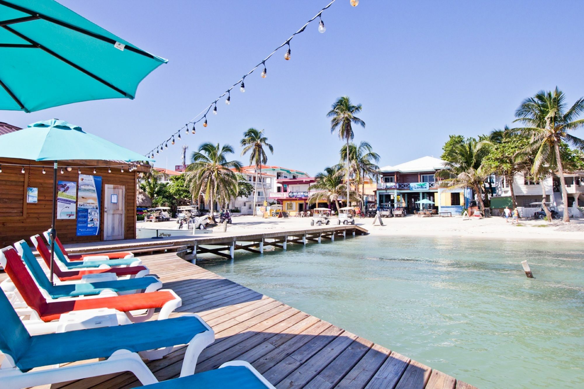 Sandbar Beachfront & Restaurant Hostel