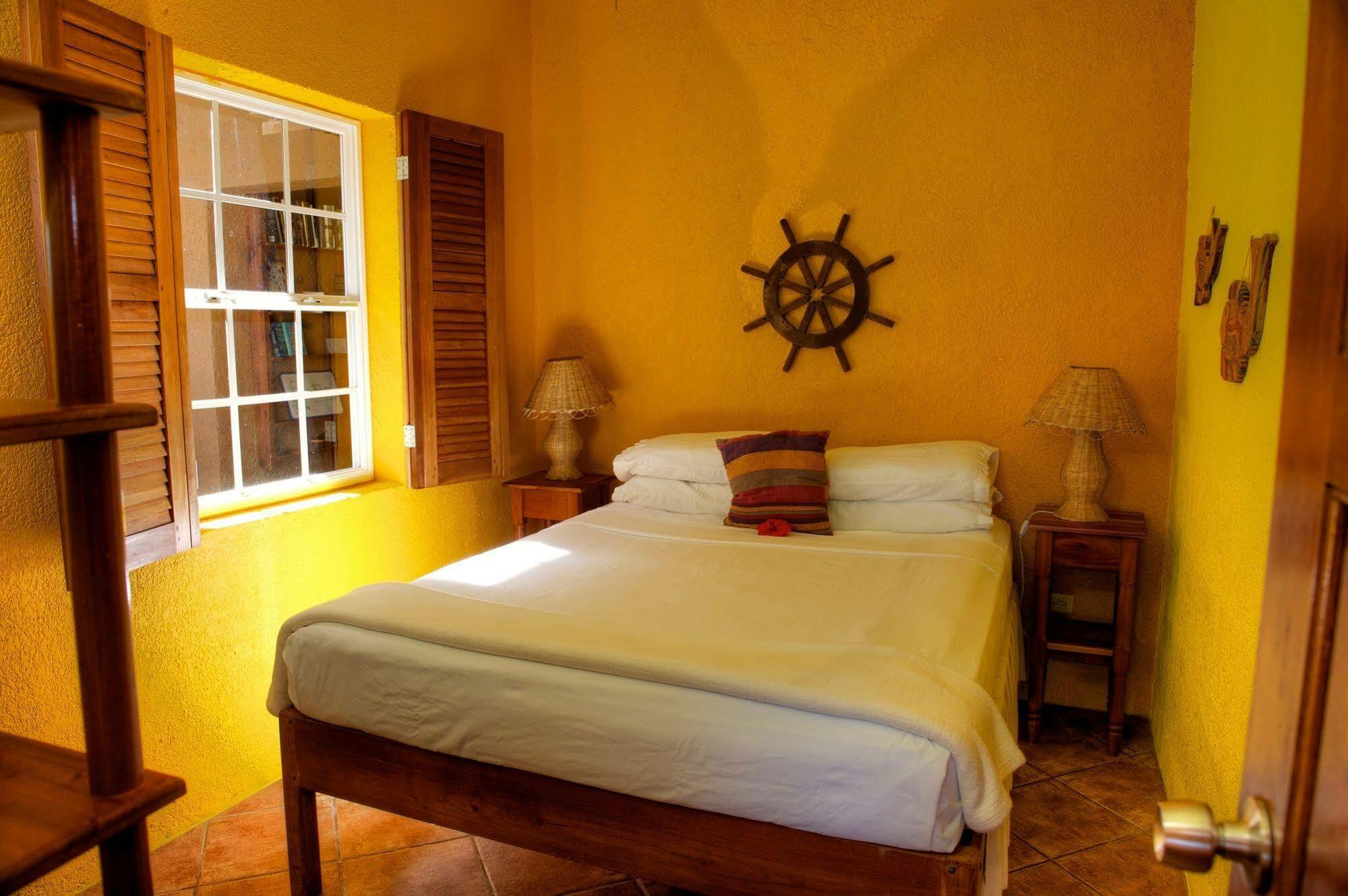 Caye Casa Hotel