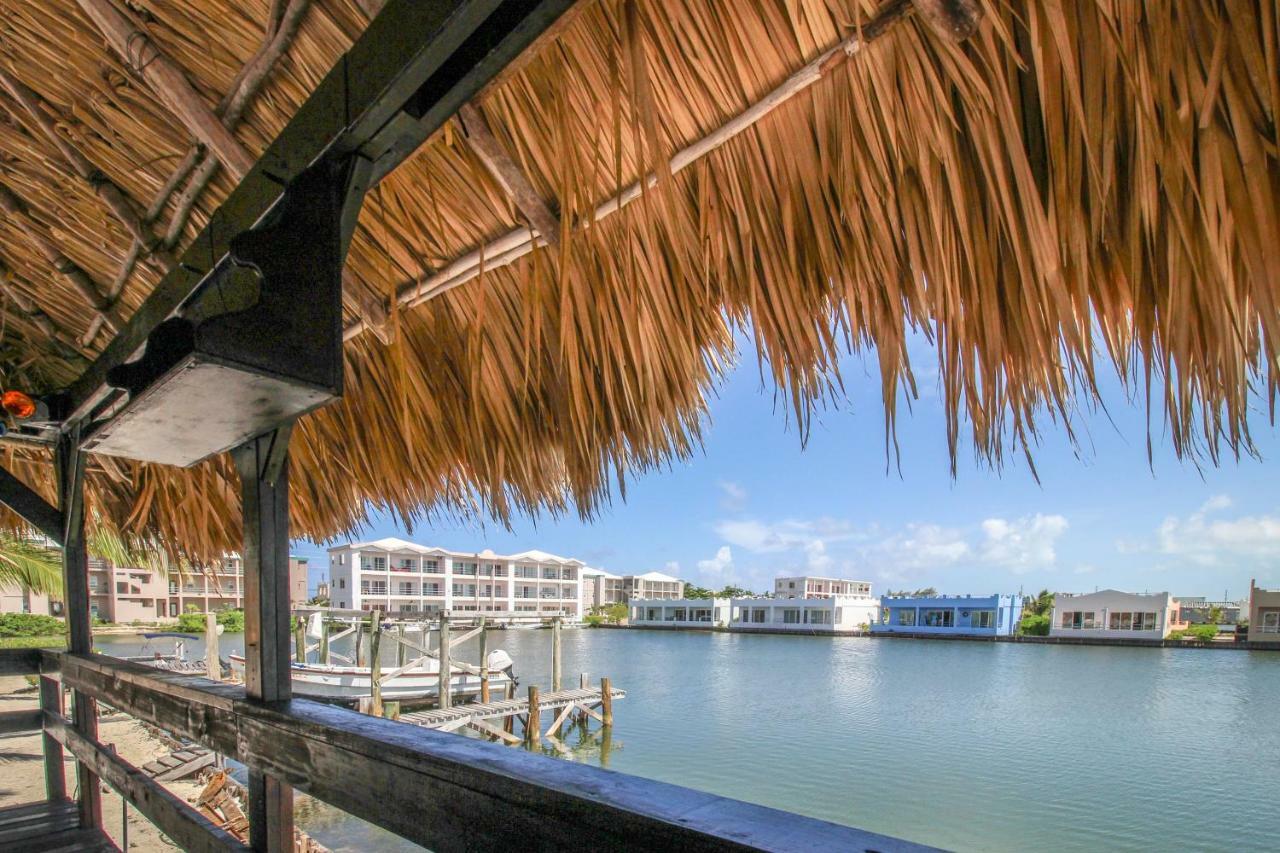 C102 @ Mara Laguna San Pedro (Ambergris Caye)