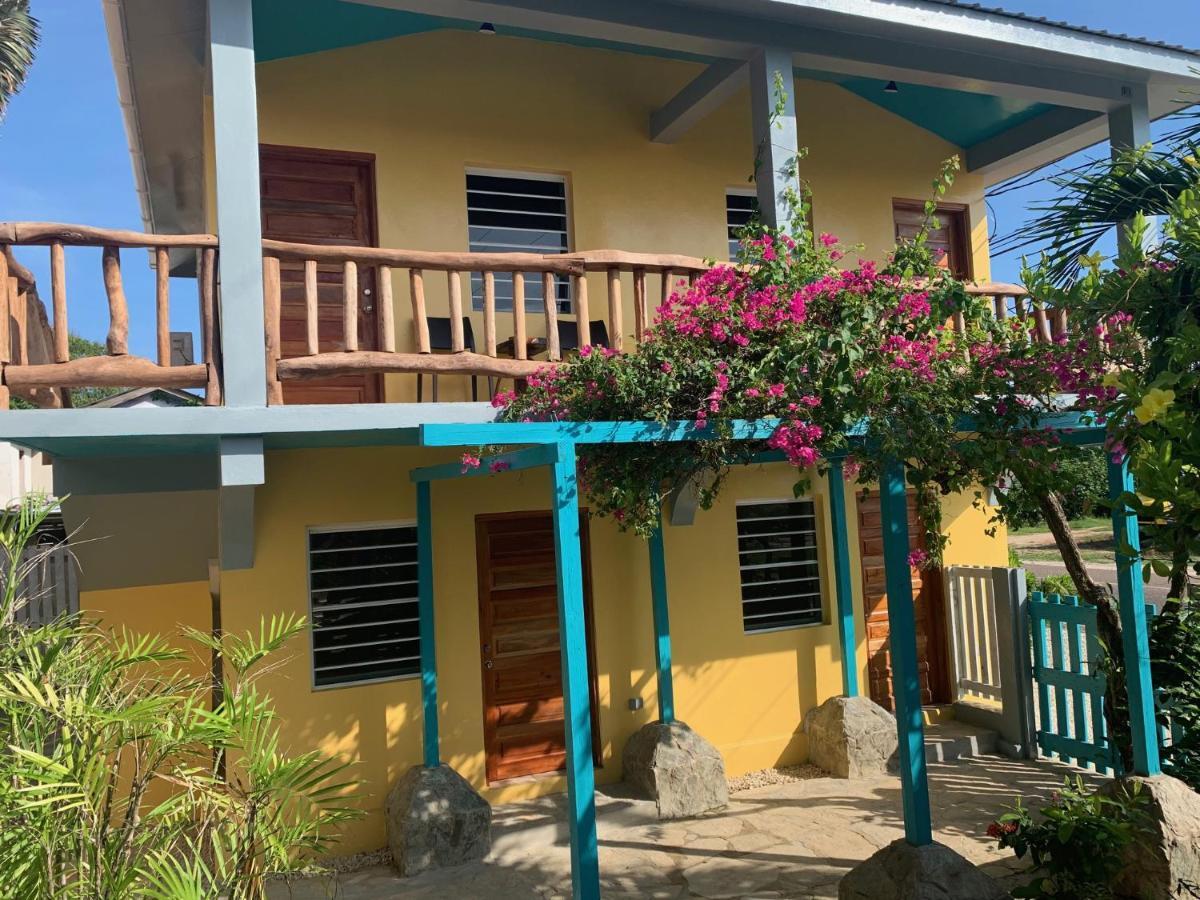 Guest house Seasons Belize