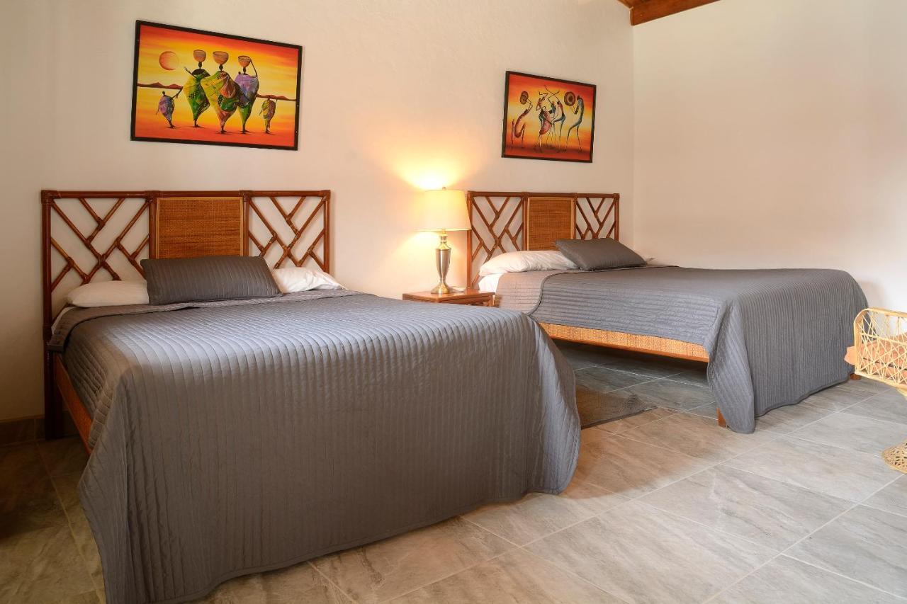 Hotel Parrot Cove 4*