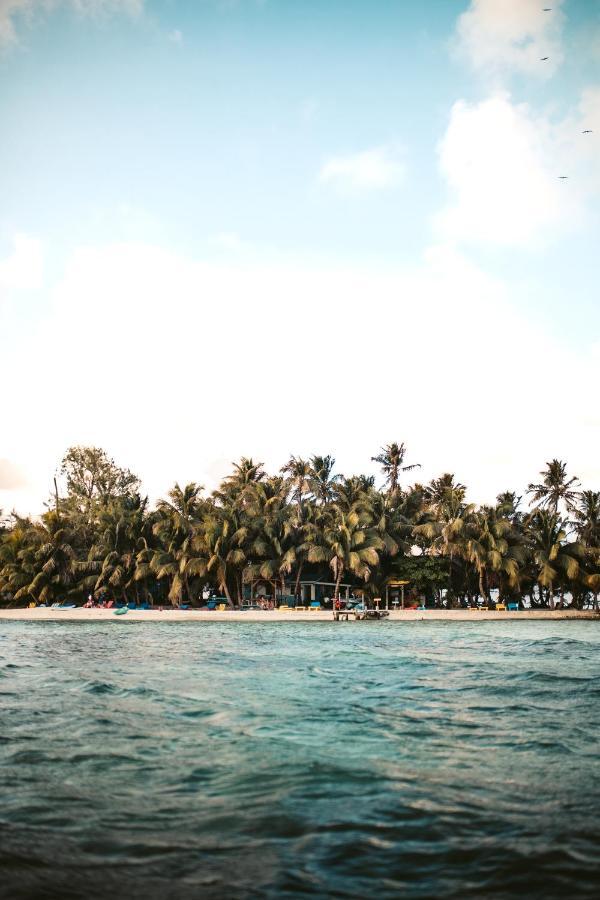 Ranguana Caye Hotel
