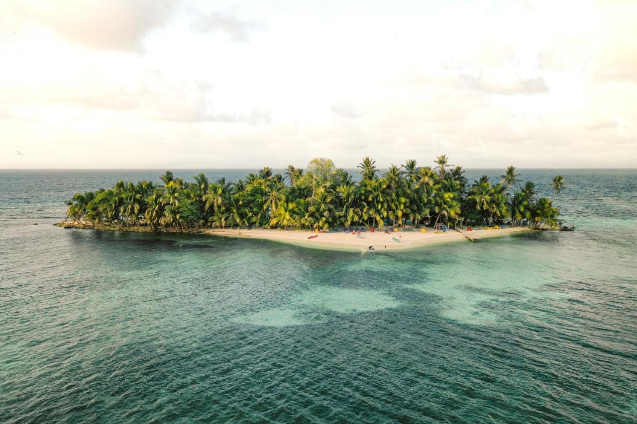 Ranguana Caye Hotel