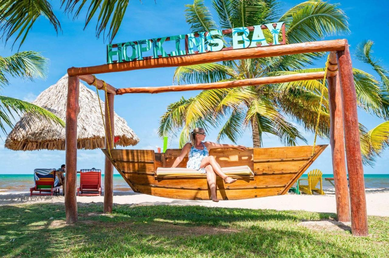 Bay Belize A Muy'ono Hopkins