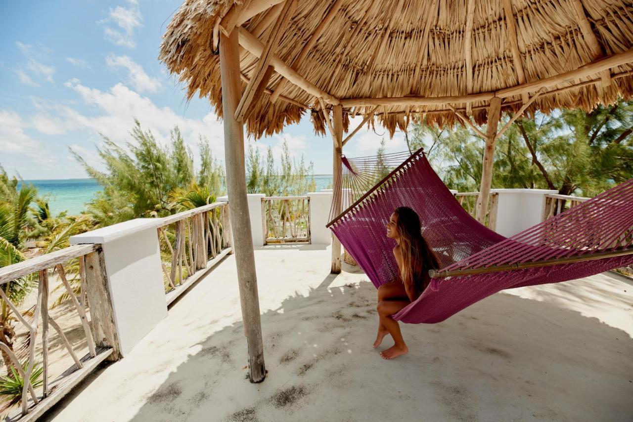 Thatch Caye A Muy'ono