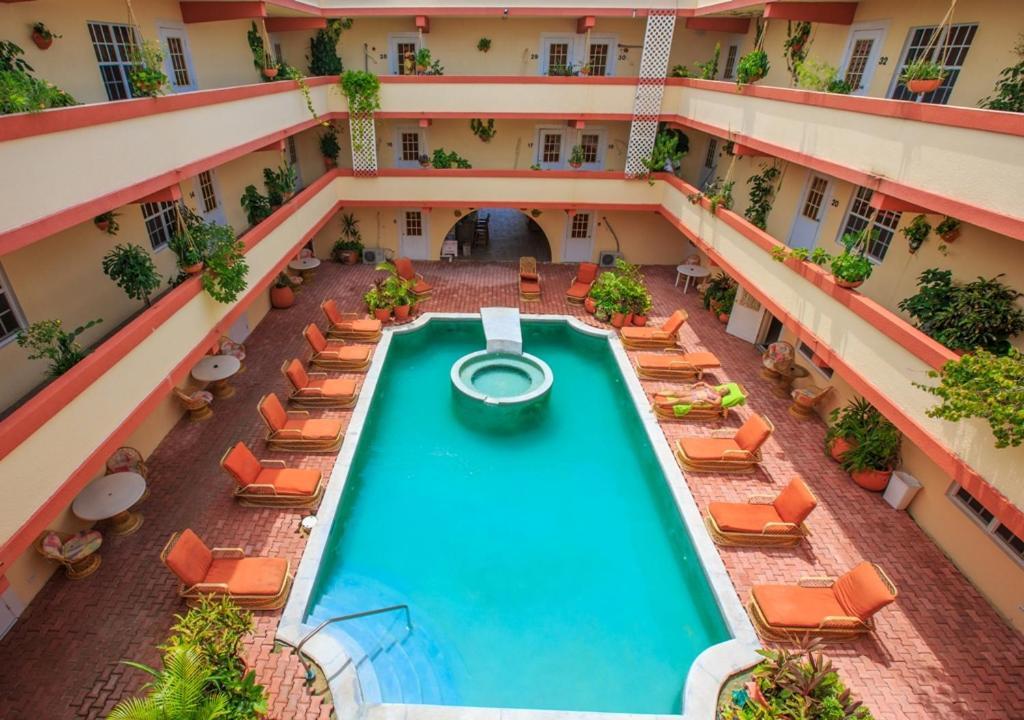 Hotel Banana 3*