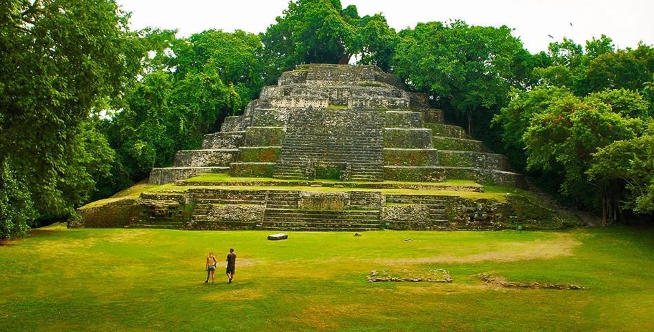 The Mayan Garden Jungle Lodging & Retreat Center * Orange Walk Town