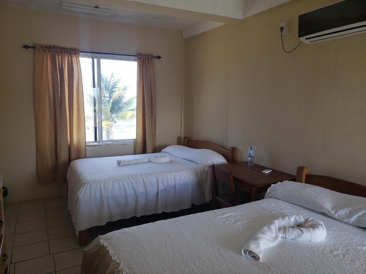 Pal's On The - Dangriga, Belize Hotel 4*