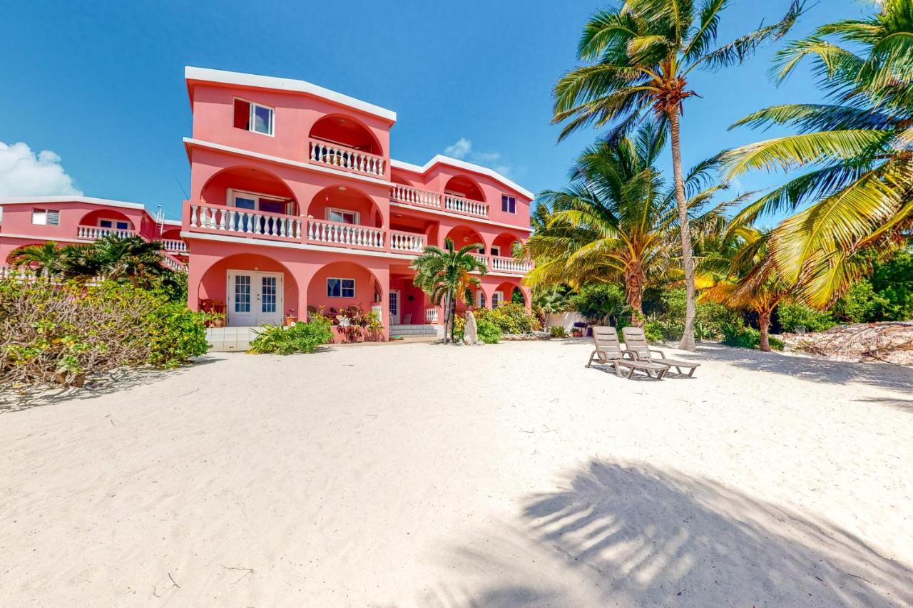 Red Ginger @ Caribe Island Apartment