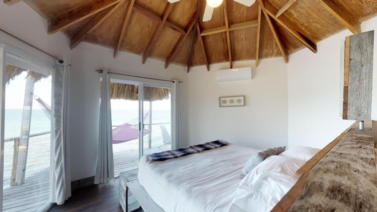 Thatch Caye A Muy'ono 5* Hopkins