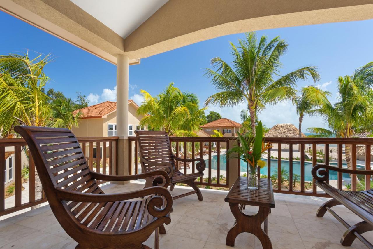 Resort Sirenian Bay