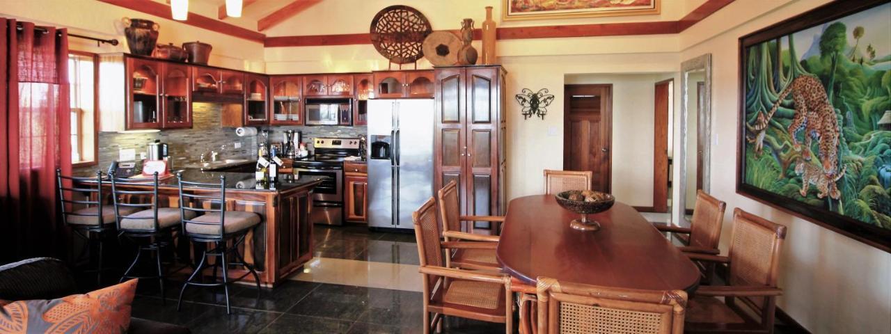 Chabil Mar - Guest Exclusive Boutique Placencia