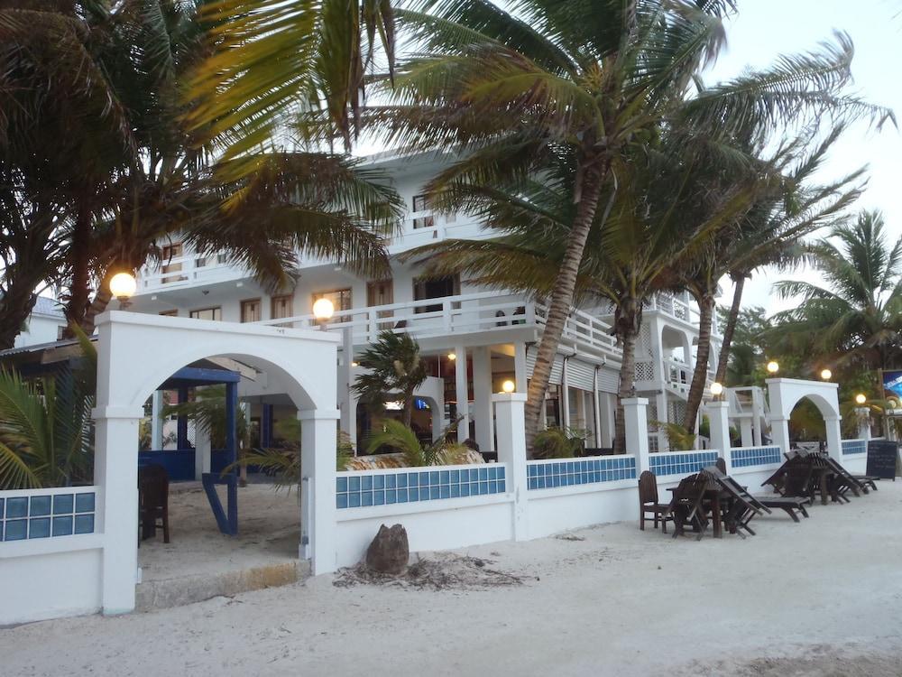 Hotel Coconuts Caribbean