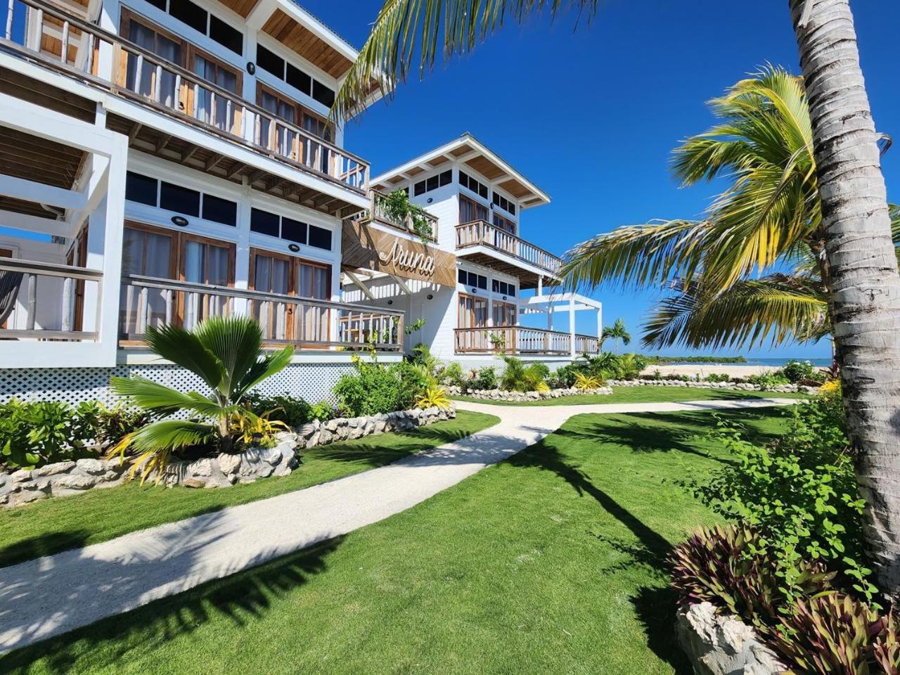 Aruna & Villas Hotel 4*