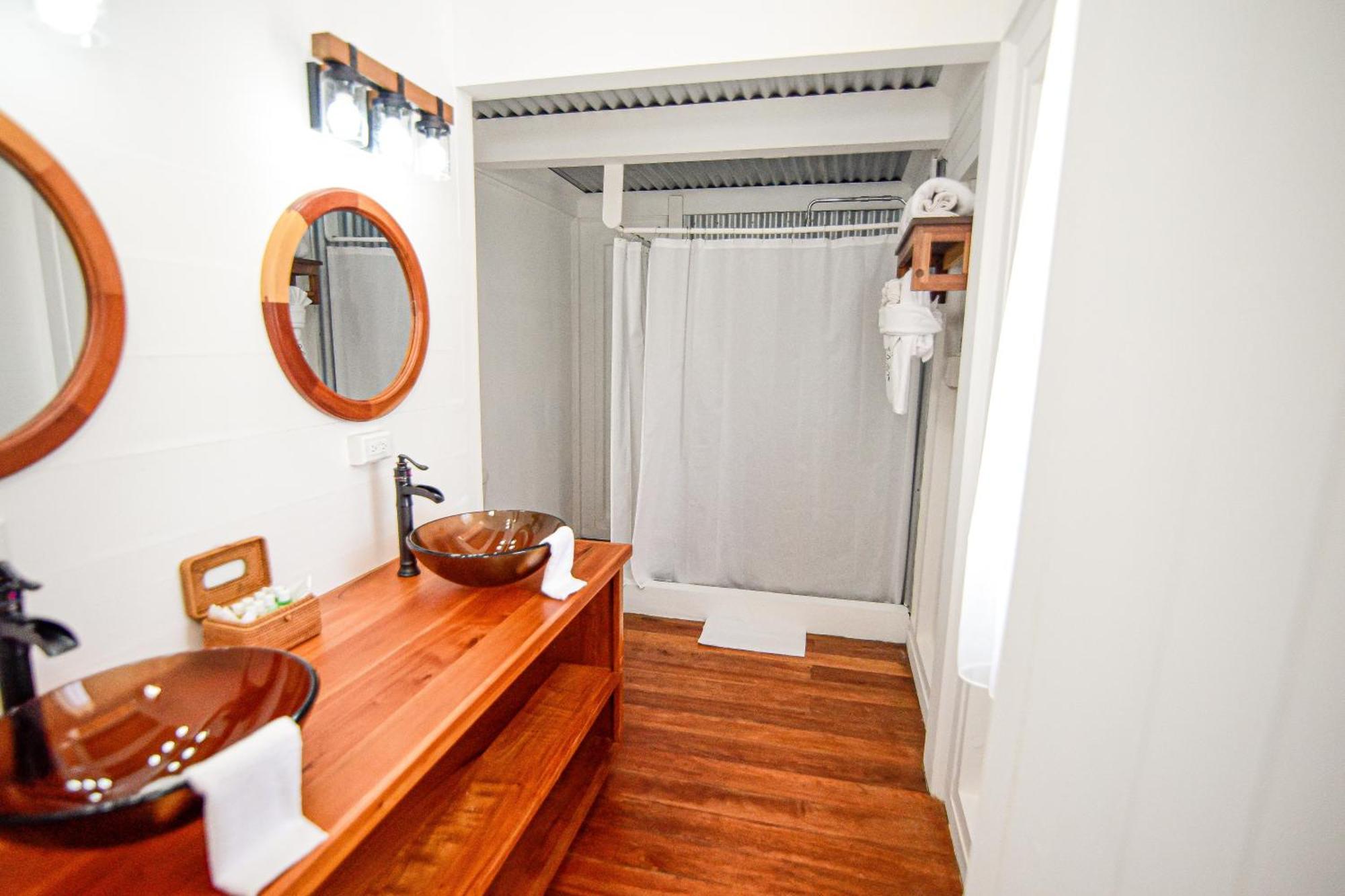Aruna & Villas 4*