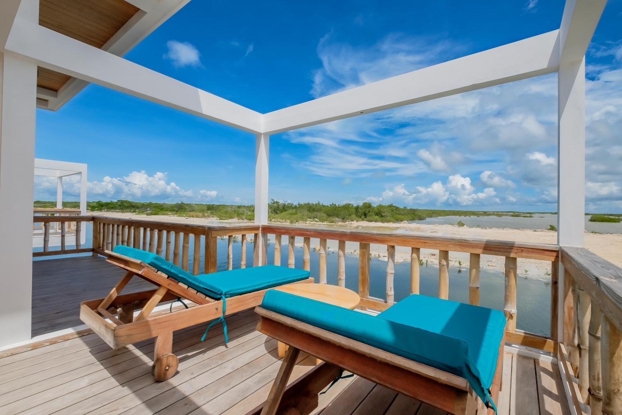Aruna & Villas Hotel 4*