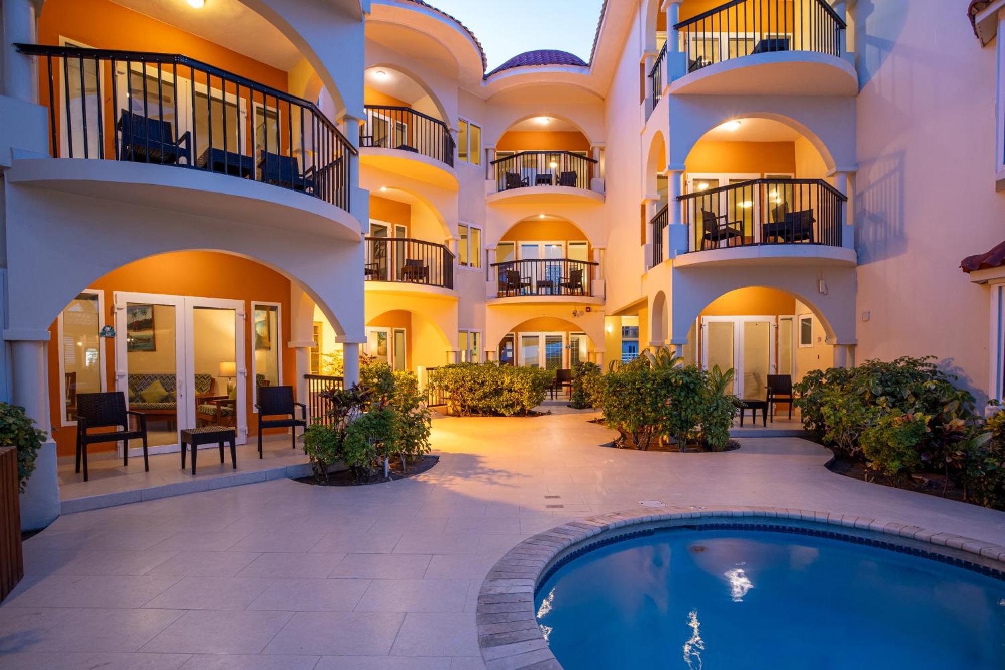 Sunbreeze Hotel 4*