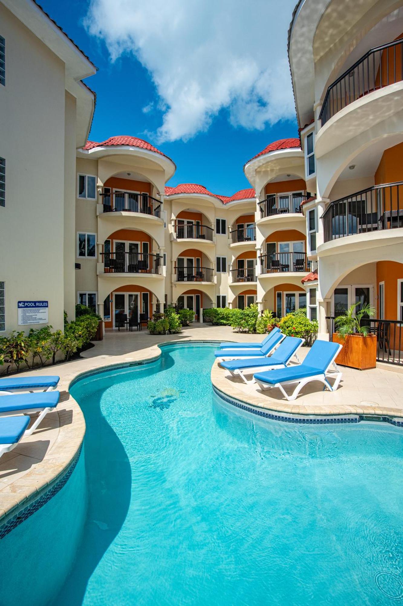 Sunbreeze Hotel 4*