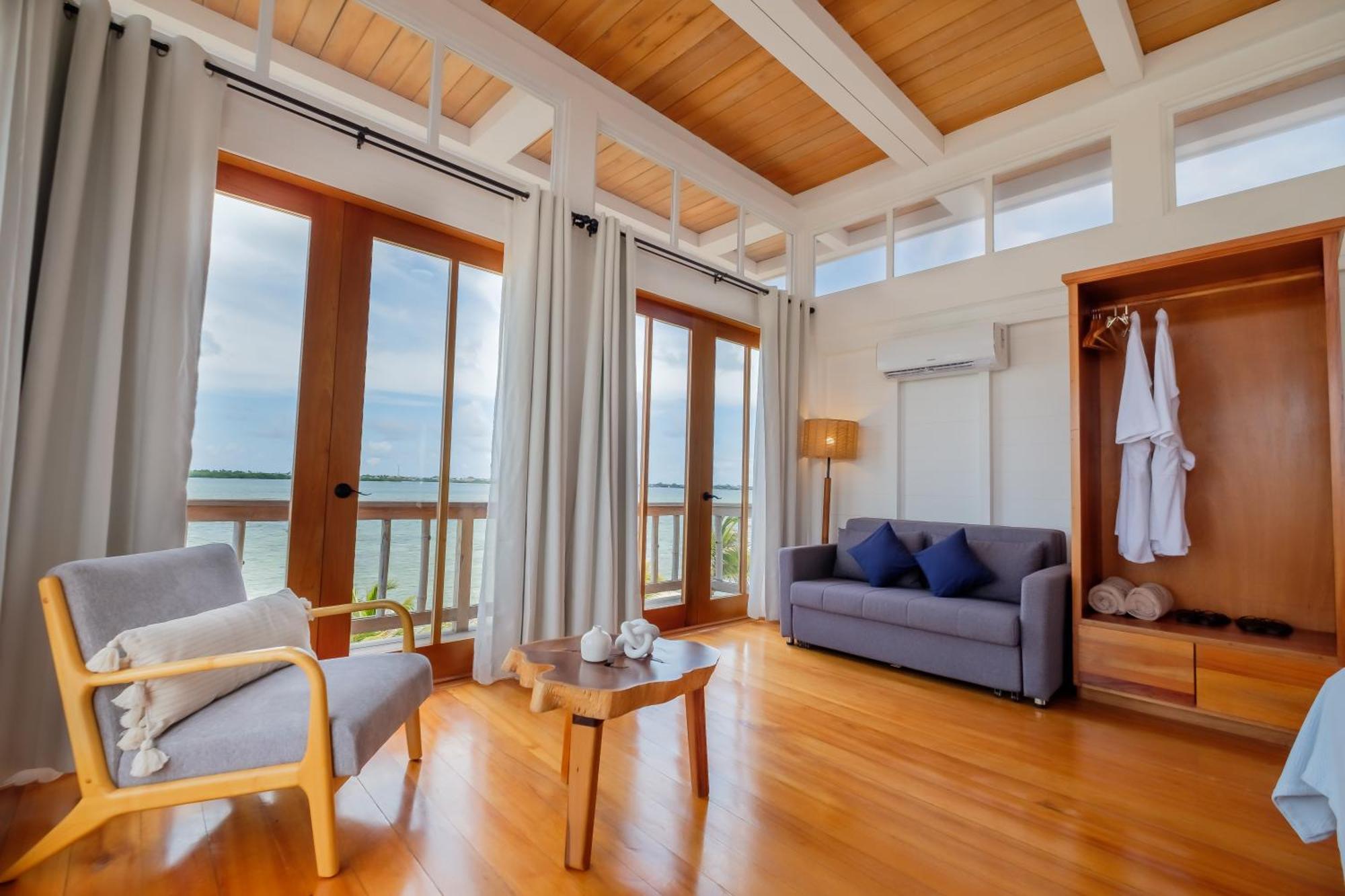 Aruna & Villas 4*