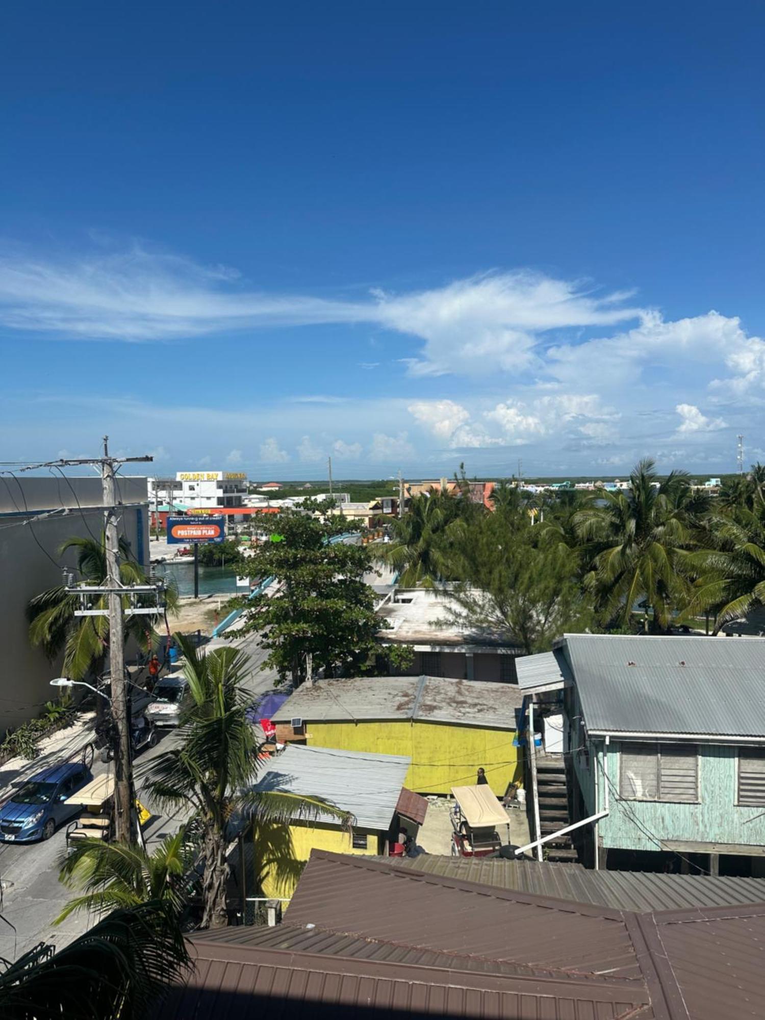 Hotel Royal Blue & Golf Cart San Pedro (Ambergris Caye)