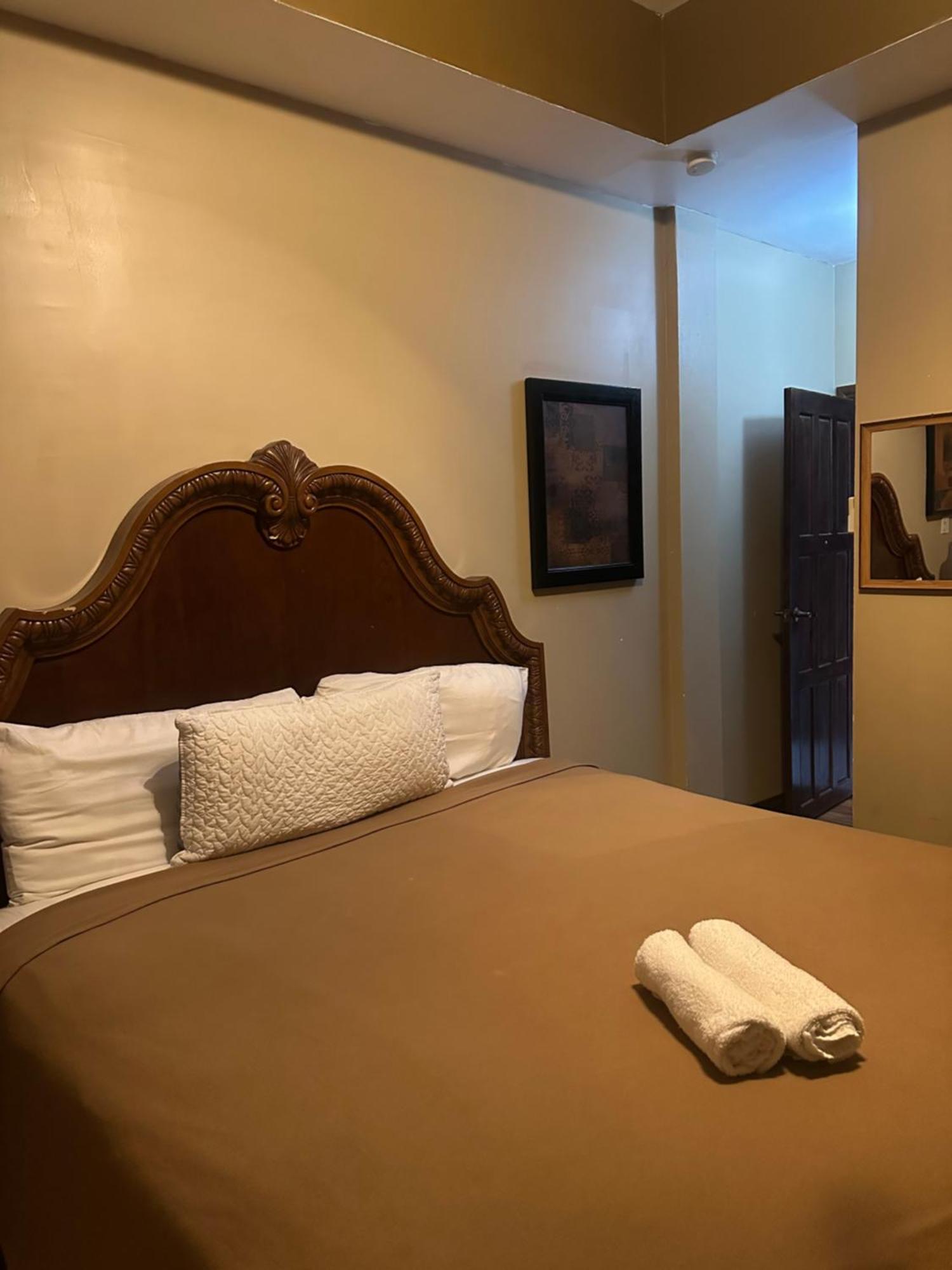 Royal Blue & Golf Cart 3* San Pedro (Ambergris Caye)