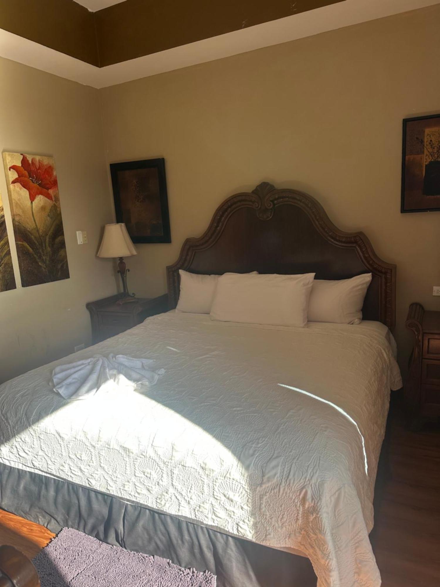 Royal Blue & Golf Cart Hotel San Pedro (Ambergris Caye)